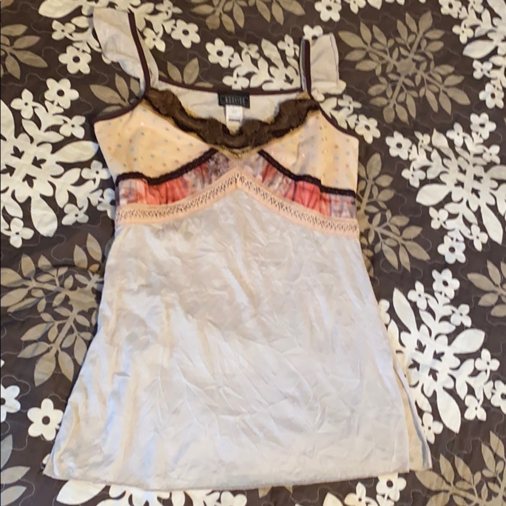 4 Tops Bundle - image 3